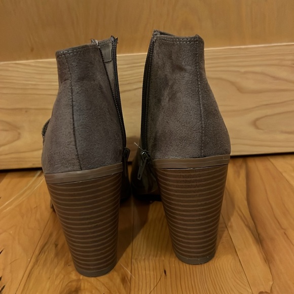 Women’s Suede Taupe Brown Boot Booties Ankle Size 6 - Picture 5 of 6